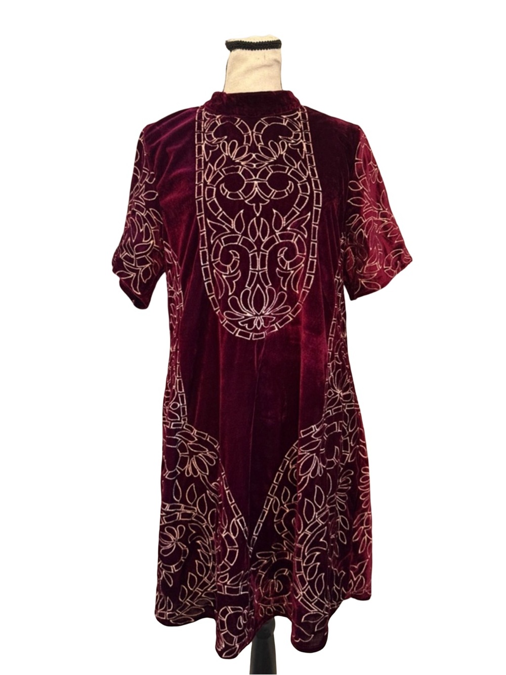 CHELSEA & VIOLET Women LargeEmbroidered Velvet Shift Dress Short Sleeve Burgundy